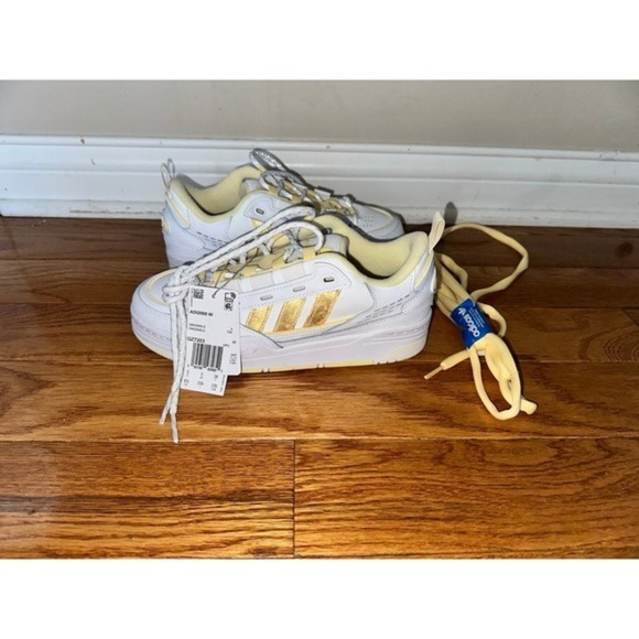 New women's adidas Adi2000 X Shoes Women's white & yellow
Size 6.5‎ Retail $100 - Picture 1 of 12